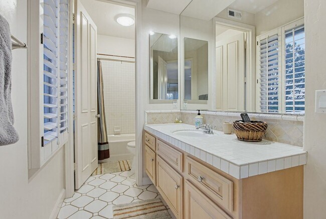 Building Photo - Gorgeous Custom Built Scripps Ranch Home Available Now!