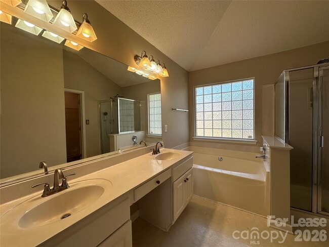 Building Photo - 5650 Berry Ridge Dr