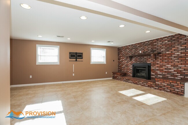 Building Photo - 3025 Rock Dr