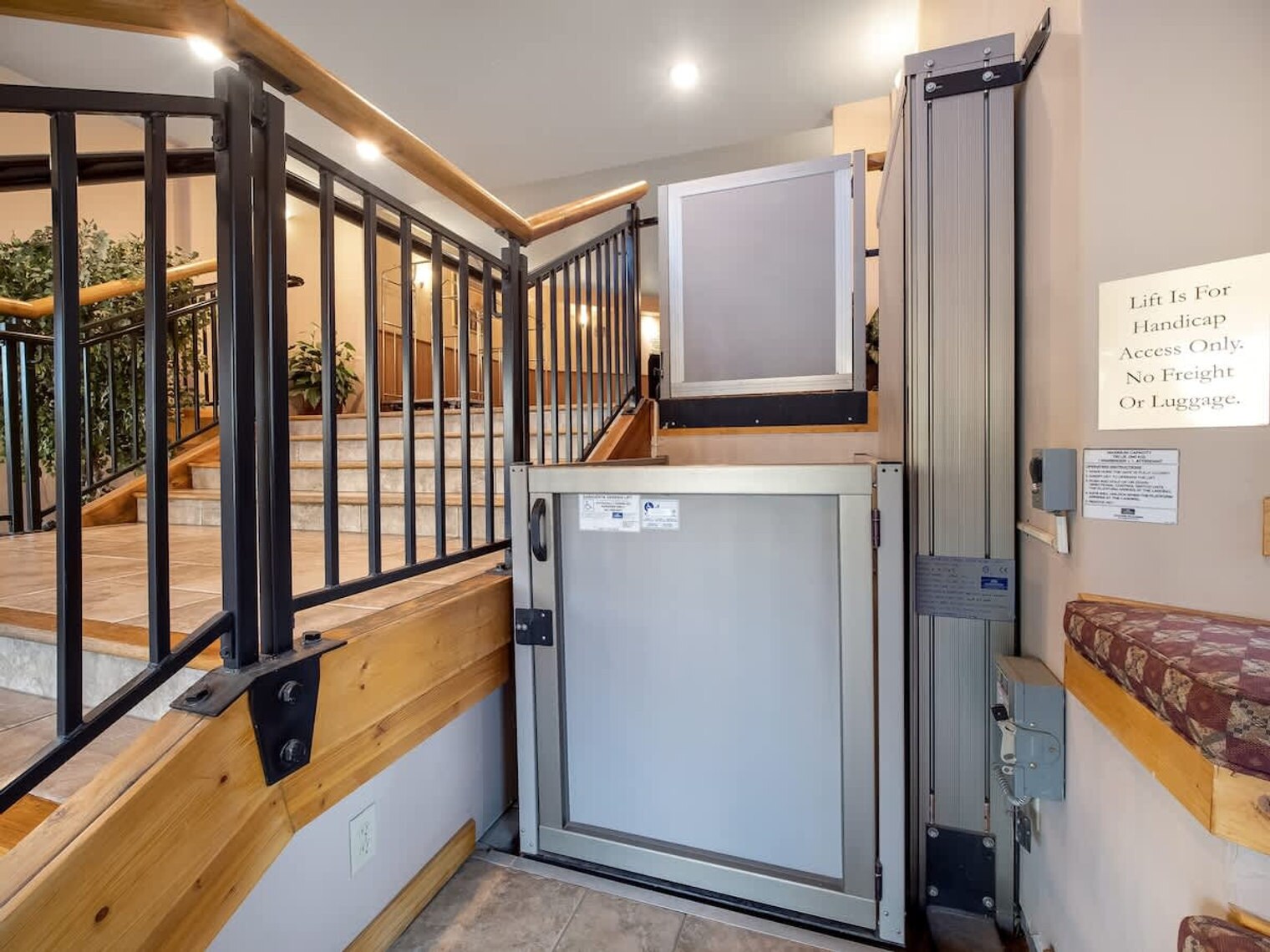 Building Photo - 455 Village Rd