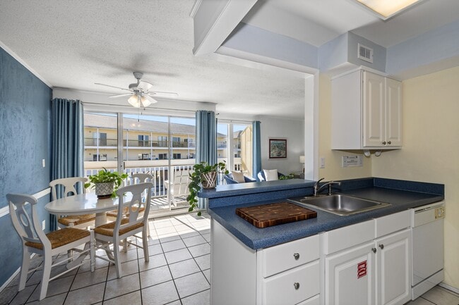 Building Photo - 775 Gulf Shore Dr