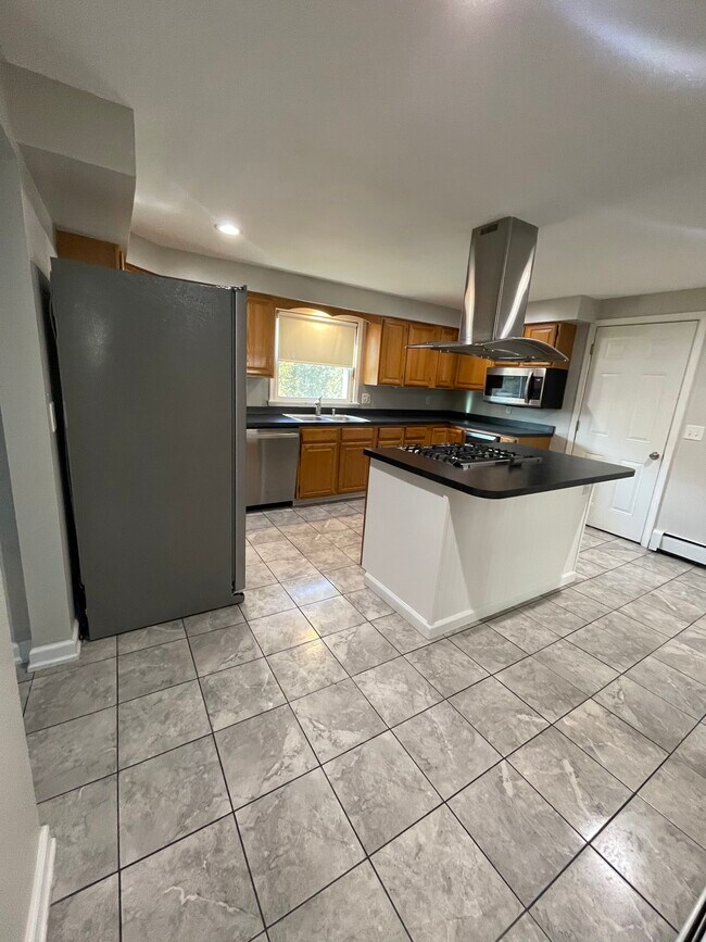 Building Photo - 1009 Beechwood Ln