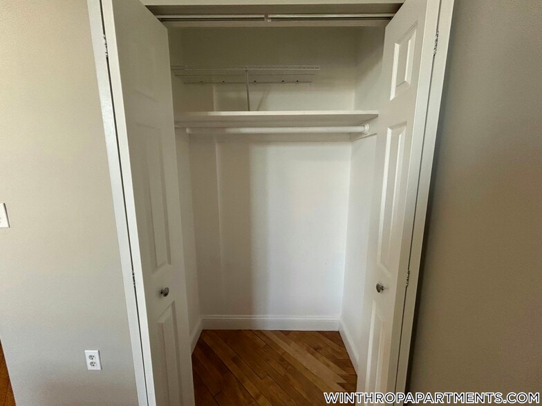 Building Photo - 312 Shirley St