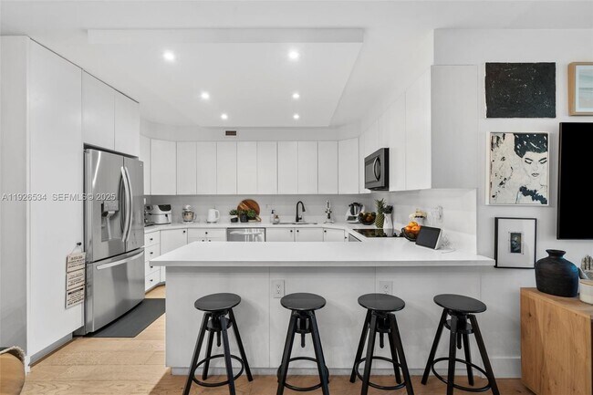 Building Photo - 141 Crandon Blvd