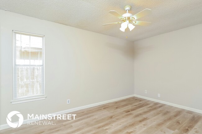 Building Photo - 5934 Lake Bank St