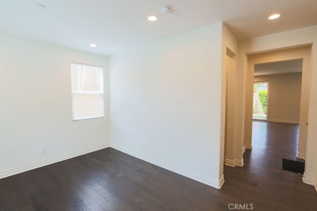 Building Photo - 3294 Ledgewood Cir