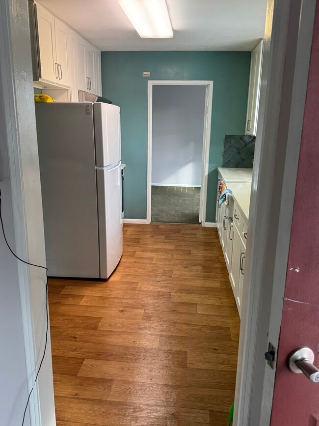 KITCHEN - 3733 Cherry Ave