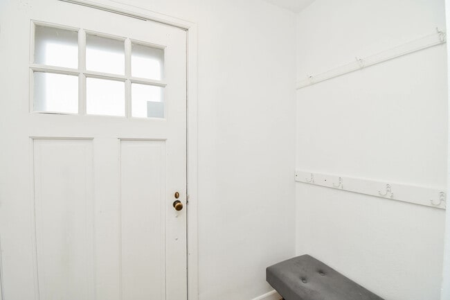 Building Photo - 2012 W 22nd St