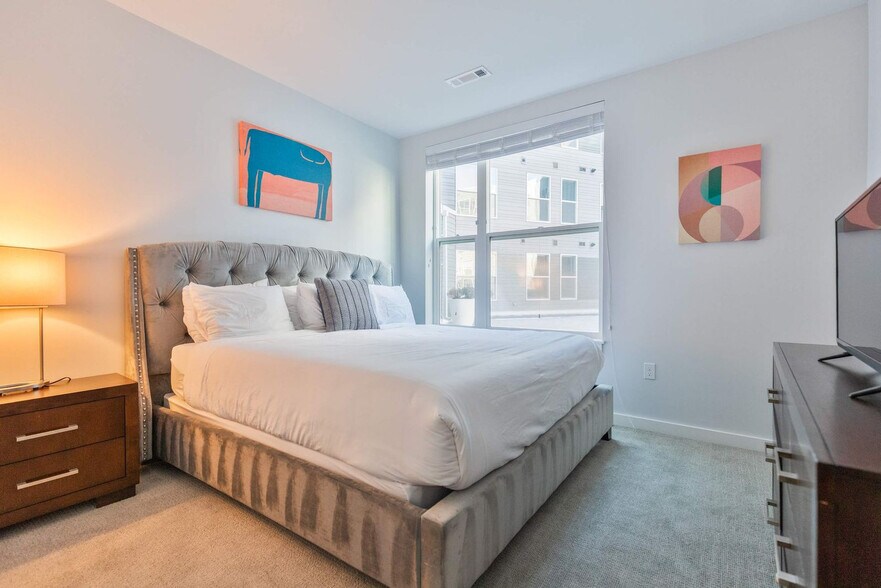 Building Photo - 305 Winter St