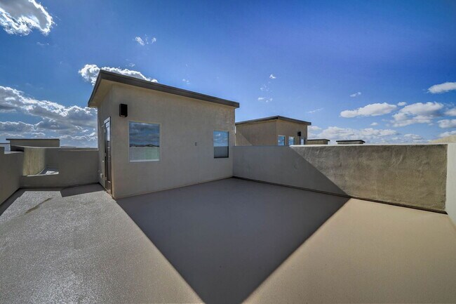 Building Photo - 7439 E Conquistadores Dr