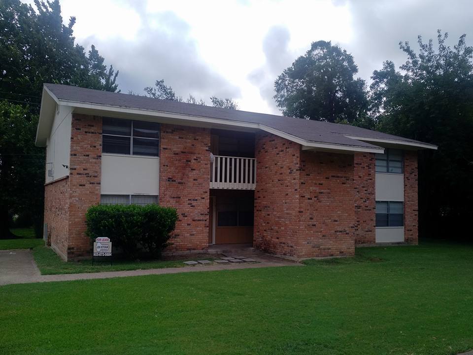 Outside - 1511 E Beverly Dr