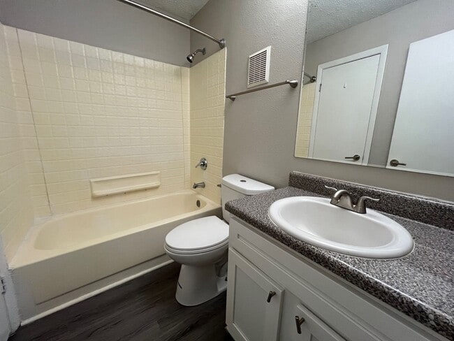 Interior Photo - Valley Crest