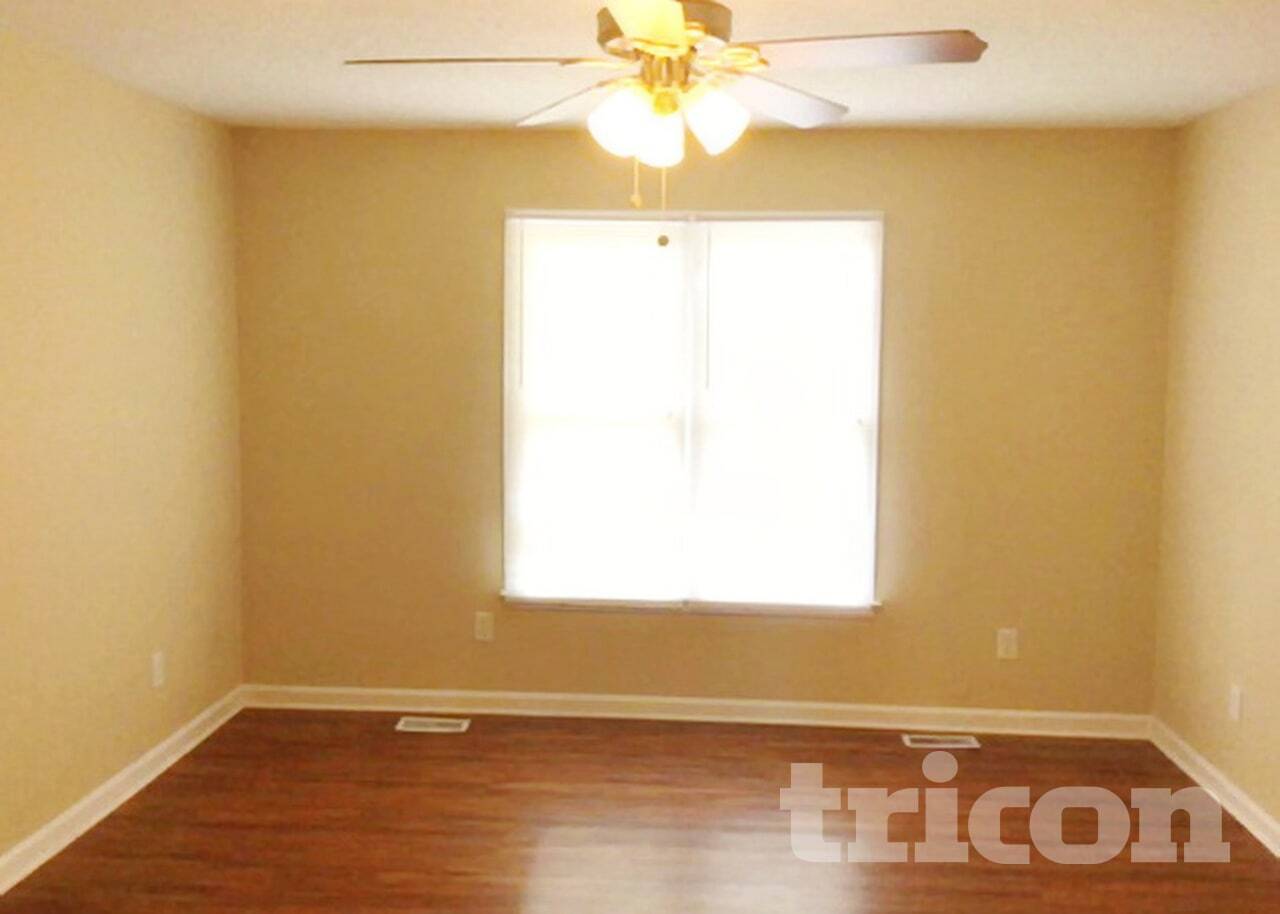 Building Photo - 204 Woodchase Ln