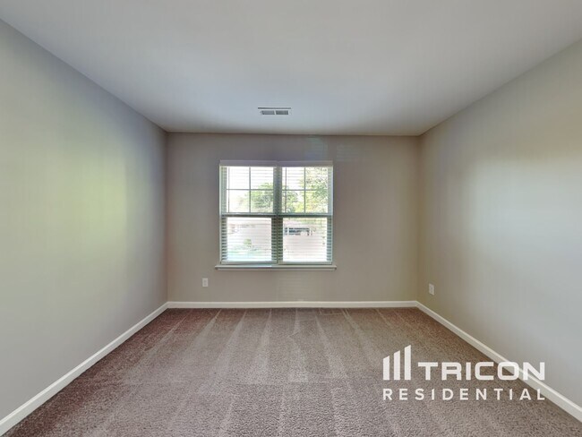 Building Photo - 1717 Marita Dr