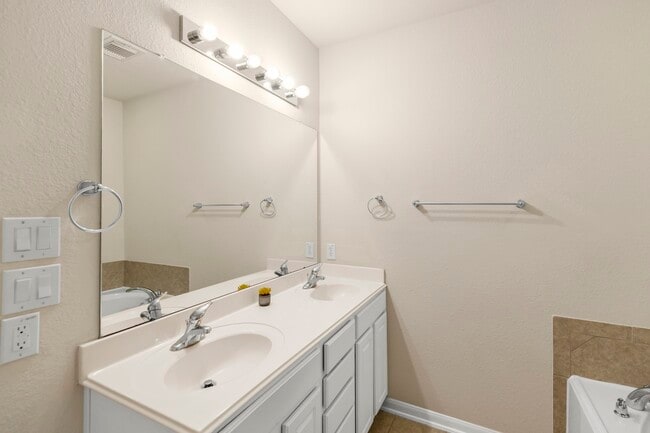 Building Photo - 1146 Glenwood Canyon Ln