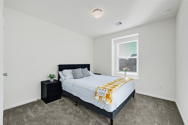 Building Photo - 5238 Tall Tower St