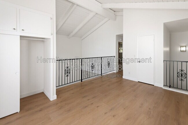 Building Photo - 601.5 Larkspur Ave