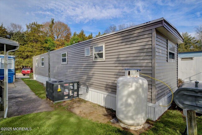 Building Photo - 114 Cookstown New Egypt Rd