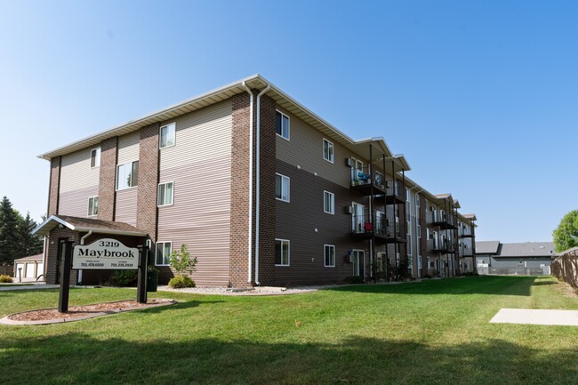 Fargo, ND Maybrook Apartments | Exterior - Maybrook