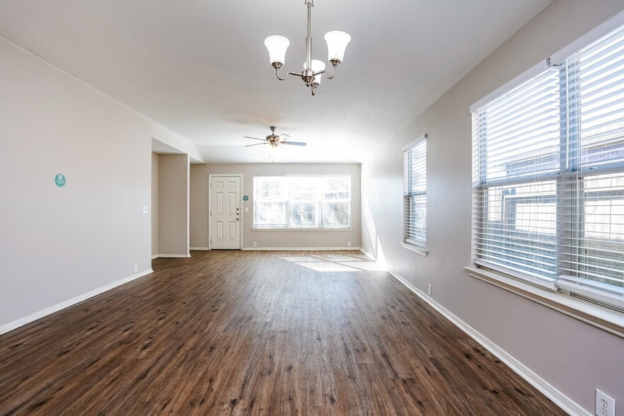 Building Photo - 18331 Atasca Woods Trace