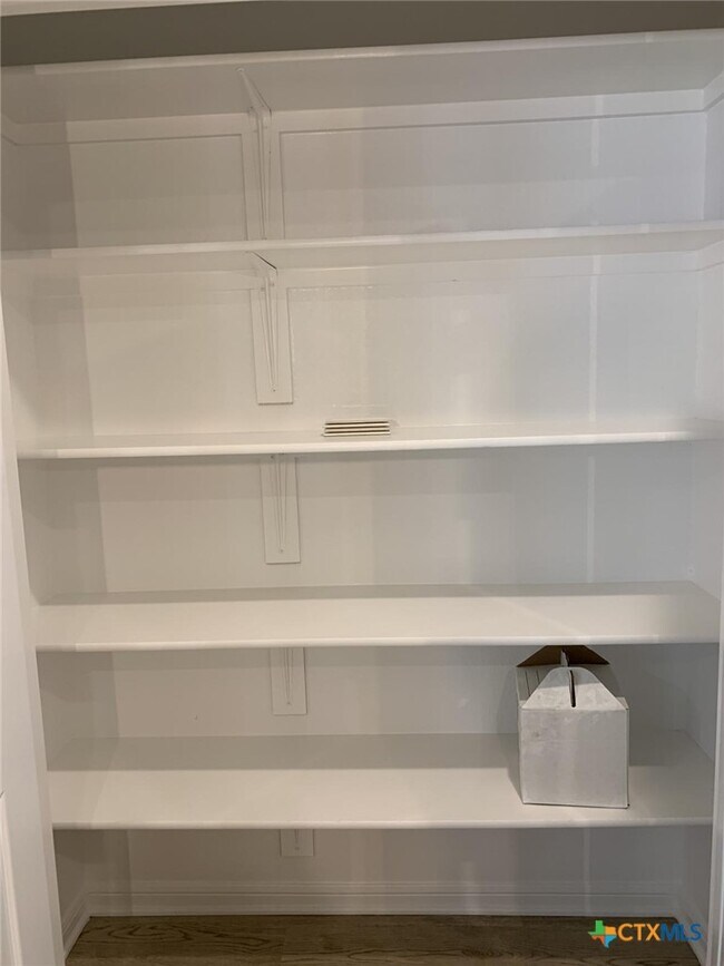 Building Photo - 612 Ripplewood Dr