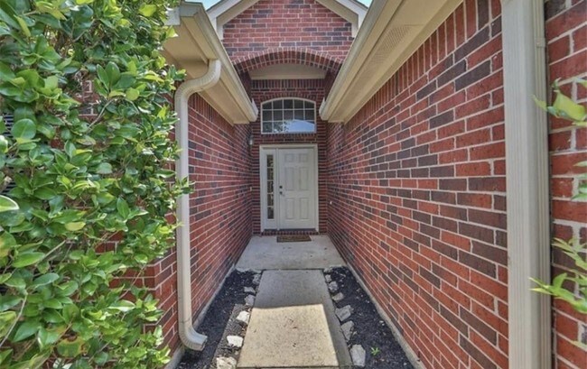 Building Photo - 21003 Claremore Ct