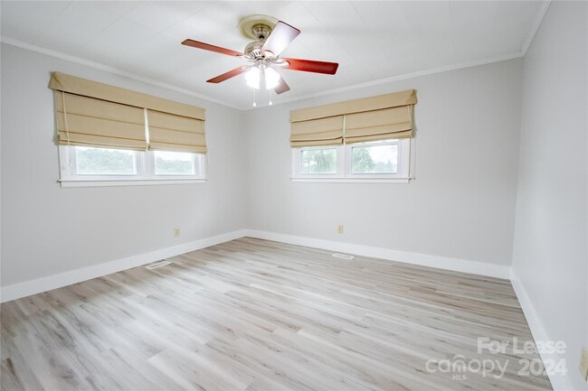 Building Photo - 111 Clement Dr