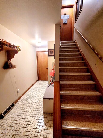 Building Photo - 78 Lemans Dr
