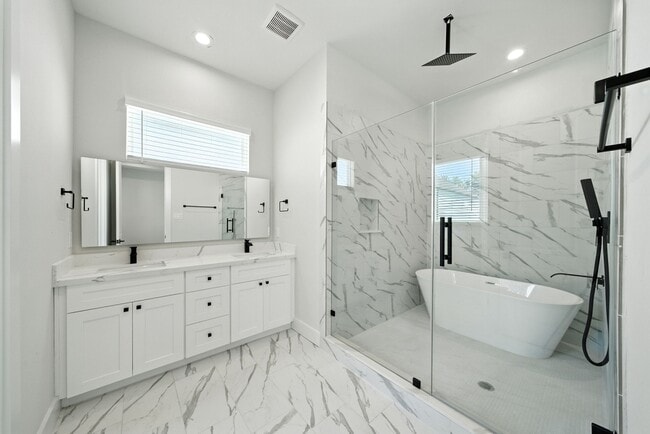 Building Photo - 2304 Hoskins Dr