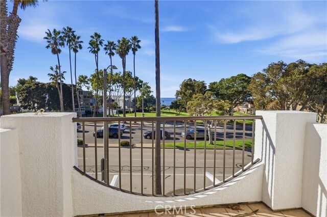 Building Photo - 200 N Catalina Ave