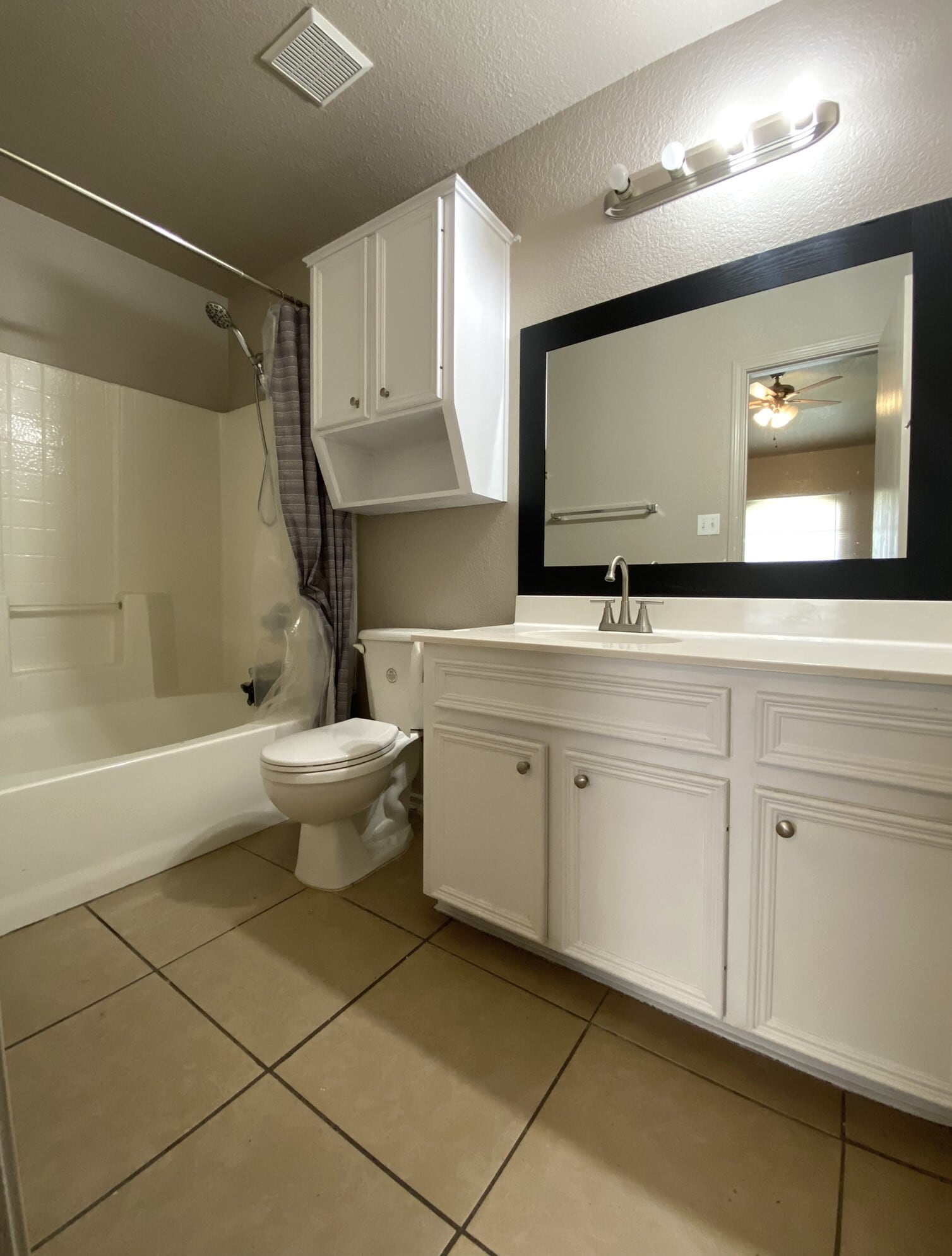 Building Photo - 3210 Toledo Dr