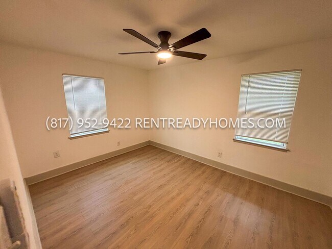 Building Photo - 3835 Basswood Dr