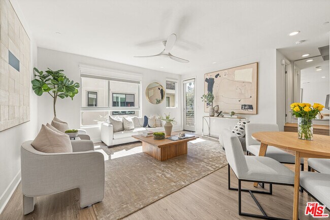 Building Photo - 2111 N Cahuenga Blvd