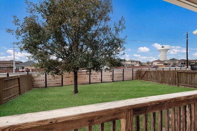 Building Photo - Modern Living Meets Community Charm in This Cibolo Gem