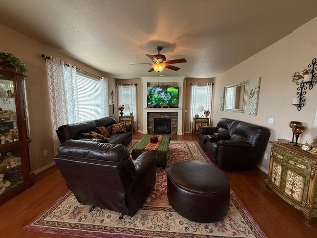 Building Photo - 6 Bed 4 Bath Home with 4,913 Sqft Near Peterson Space Force Base & Schriever Space Force Base!!!