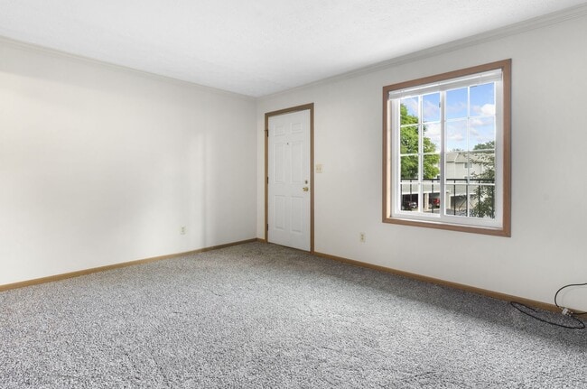 Interior Photo - Clyde Crossings