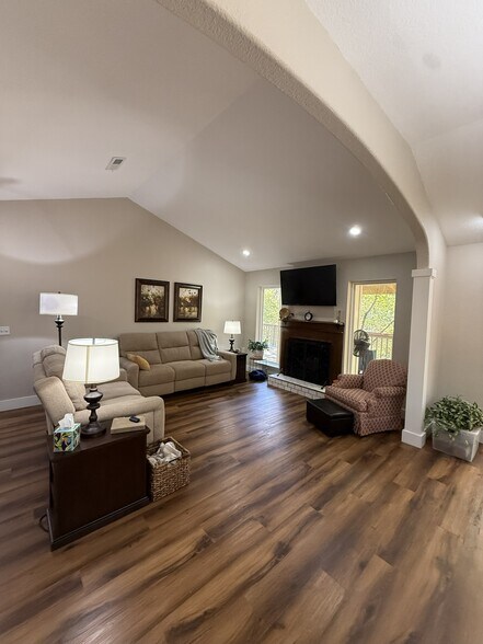 Living Room - 3765 Atlanta Pl