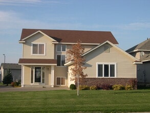 Building Photo - 2853 Wyndam Ct