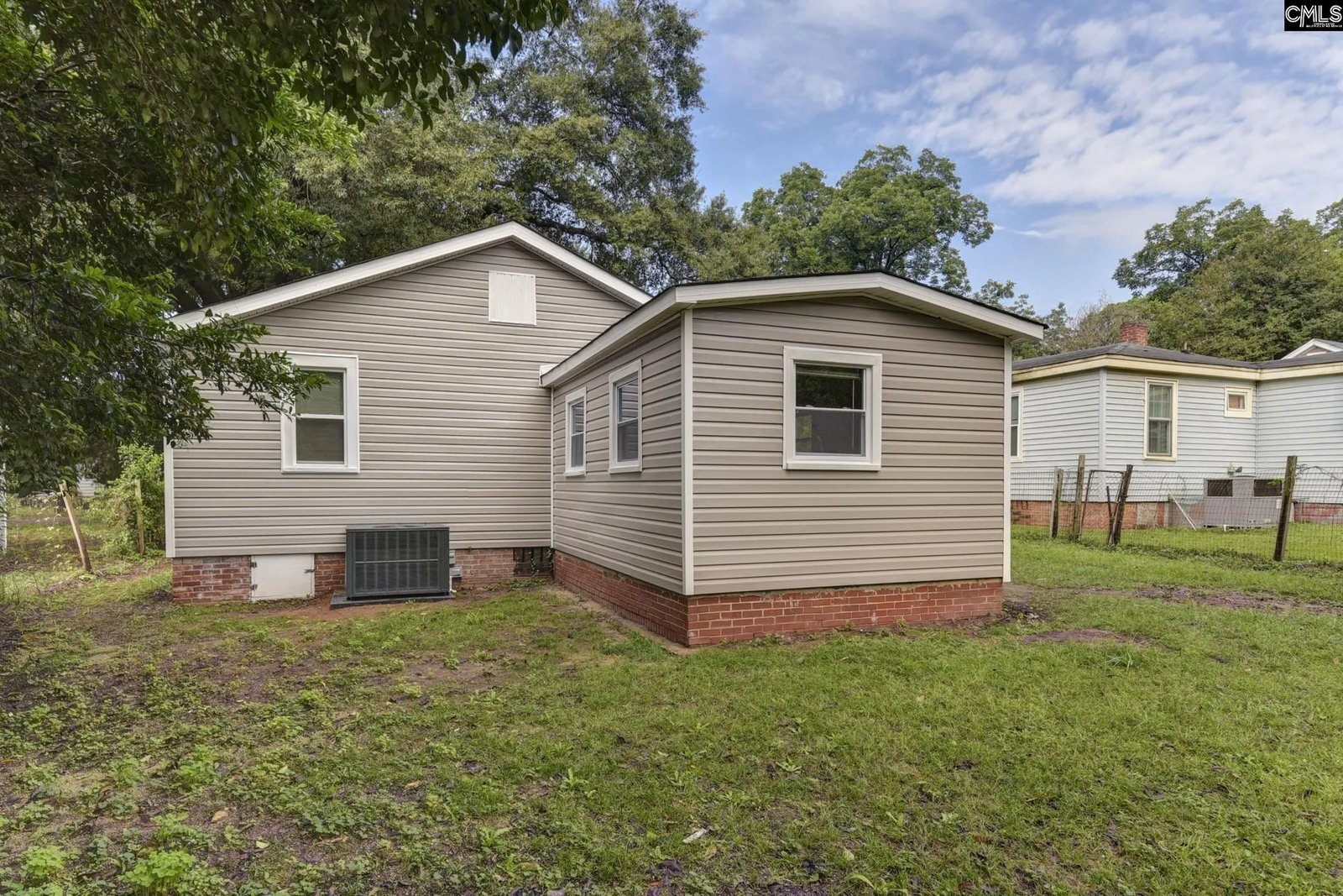 Building Photo - 6410 Simpson St