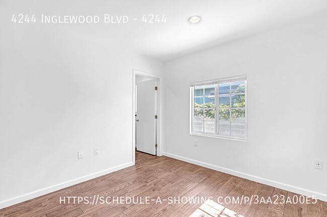 Building Photo - Beautiful remodeled 2 Bedroom + 2 Bath + L...