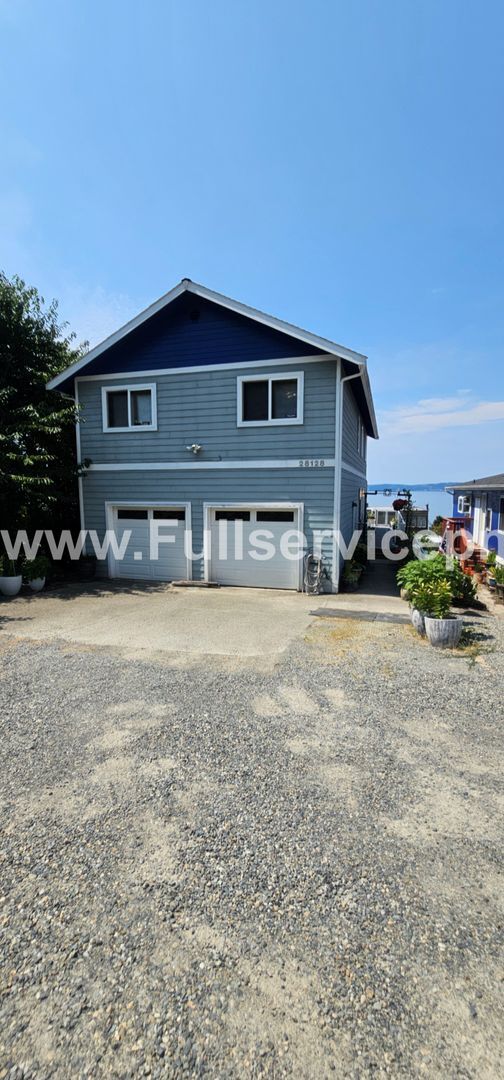 Building Photo - Quiet and charming 1 bedroom 1 bath DS apartment in Redondo Beach house