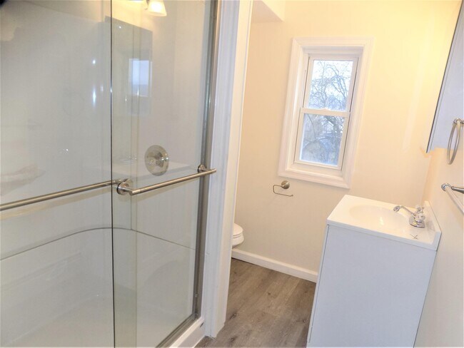 Building Photo - 154 S Sumner Ave