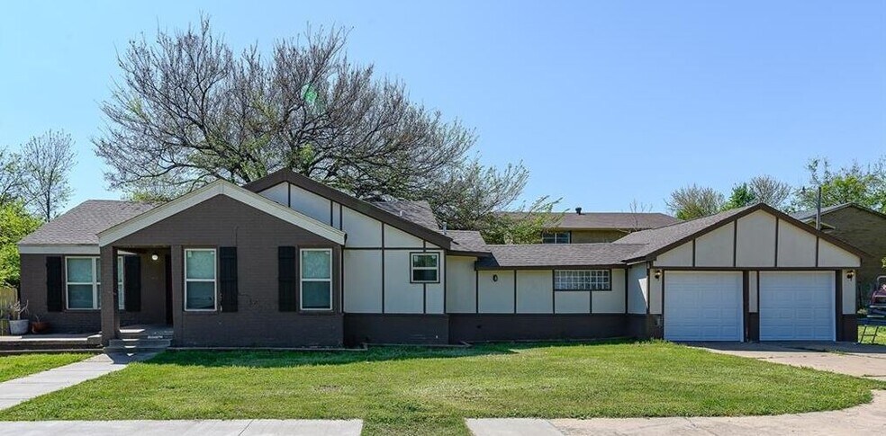 Building Photo - 711 SW 72nd St