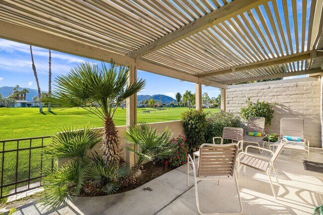 Building Photo - Luxury Golf Course Retreat in Indian Wells