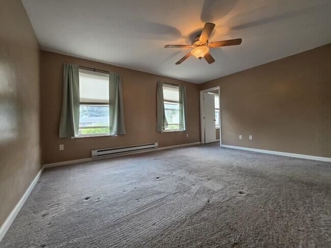 Building Photo - 11186 Forest Ave