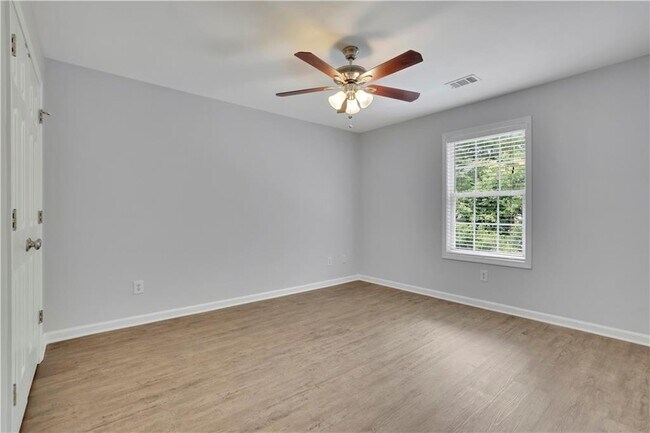 Building Photo - 13491 Spring View Dr