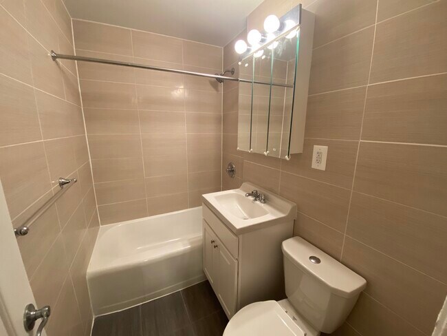 Bathroom - 4111 Parsons Blvd