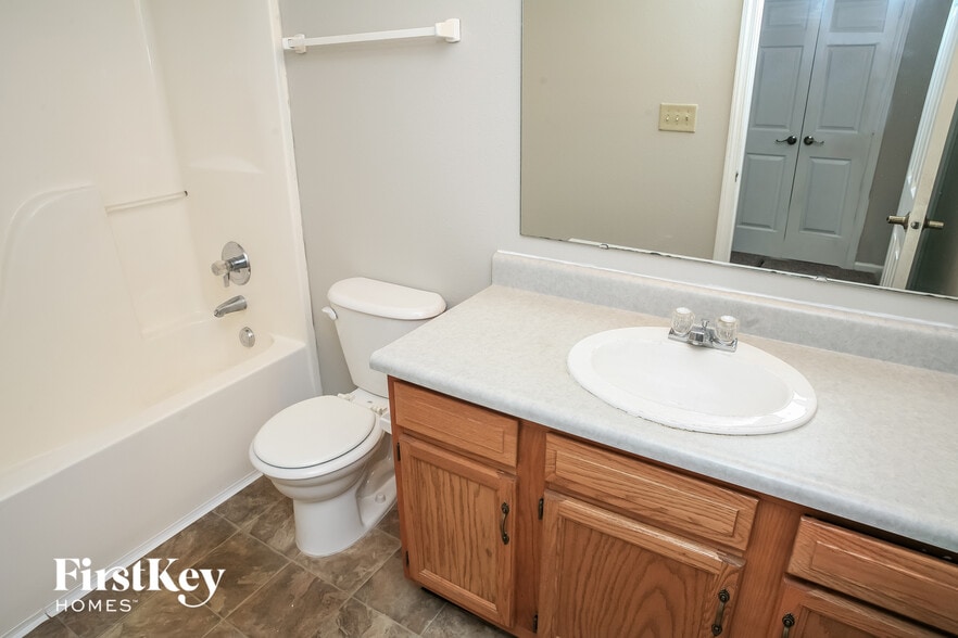 Building Photo - 9017 Lighthorse Dr