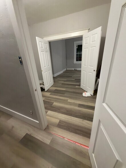 Building Photo - 907 Chartiers Ave