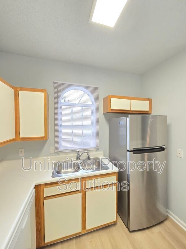 Building Photo - 733 Bragg Dr